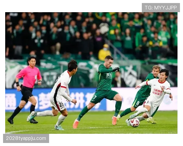 先触球就能免责？足球规则中犯规判罚的真相