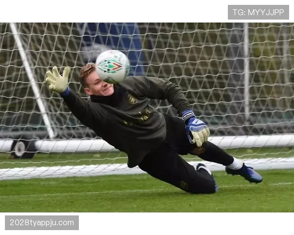 内维斯如何破解利物浦高压逼抢：出球能力的关键作用