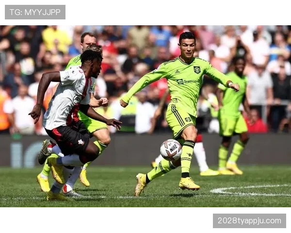 奥斯梅恩与伊萨克：身体优势与技术风格的锋线对决